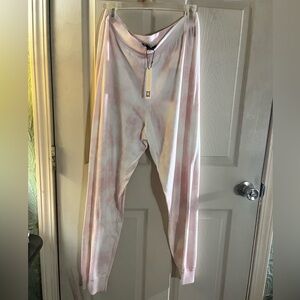 Sanctuary x-lg leggings. Soft and comfortable not to heavy but not to light.